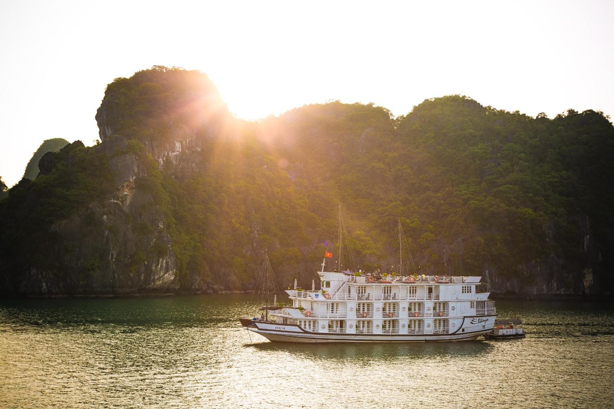 ホテル Le Journey Halong Bay Cruises ハロン エクステリア 写真